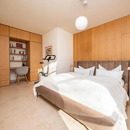 Chiemsee Exklusiv Ferienapartment Schneeganserhof - Ein Refugium Fuer Laengere Erholsame Aufenthalte In Alleinlage Am Chiemsee Appartement *