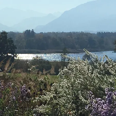Apartament Chiemsee Exklusiv Ferienapartment Schneeganserhof - Ein Refugium Fuer Laengere Erholsame Aufenthalte In Alleinlage Am Chiemsee Grabenstätt
