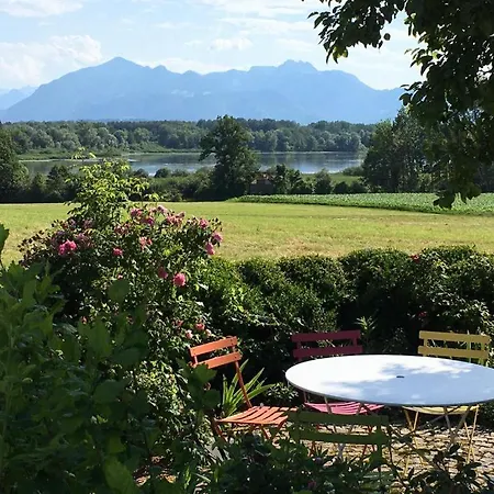 Lägenhet Chiemsee Exklusiv Ferienapartment Schneeganserhof - Ein Refugium Fuer Laengere Erholsame Aufenthalte In Alleinlage Am Chiemsee Grabenstätt